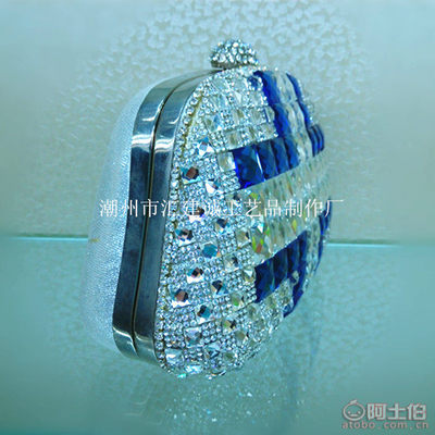 時(shí)款女士鑲鉆晚宴包手拿包錢包 潮州市匯建誠(chéng)工藝品制作廠HZ149系列產(chǎn)品